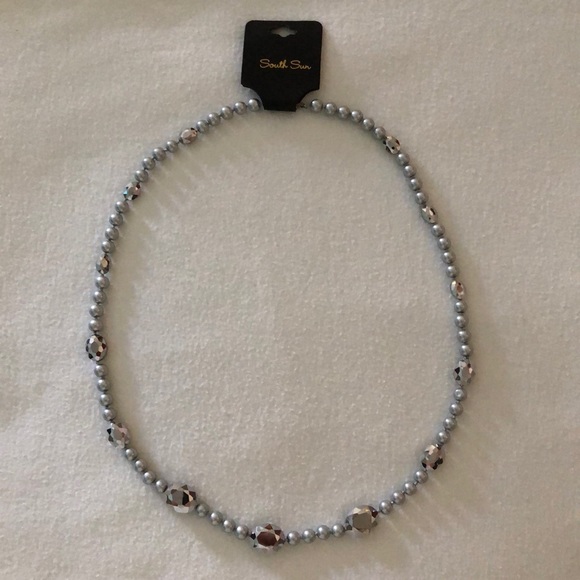 Gray Pearl and Crystal Neclace - Picture 2 of 4